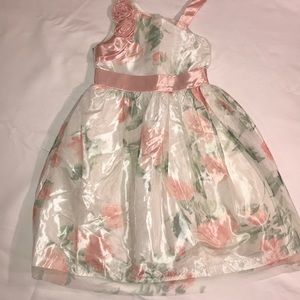 HP!!! 🎉🎉🛍🛍🎉🎉Girls Dress. Size 6